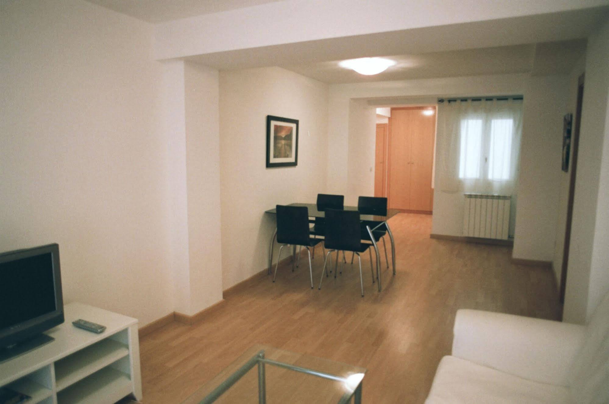 Apartamentos Auhabitat Zaragoza, Edificio De Apartamentos Turisticos エクステリア 写真