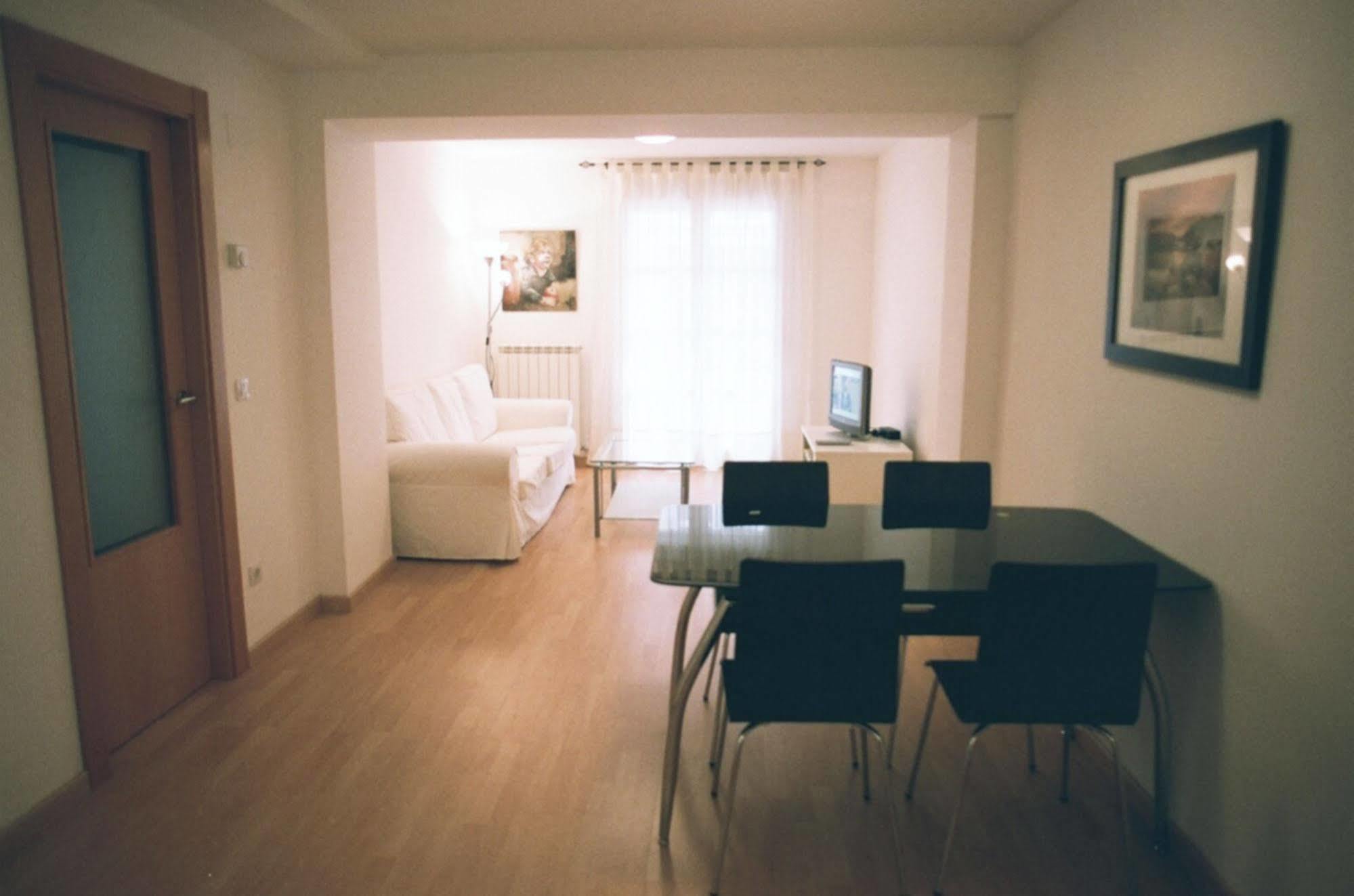 Apartamentos Auhabitat Zaragoza, Edificio De Apartamentos Turisticos エクステリア 写真